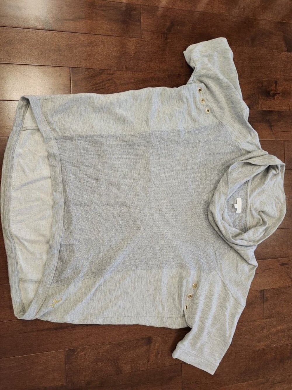 Escada women's gray short sleeve pullover in size small